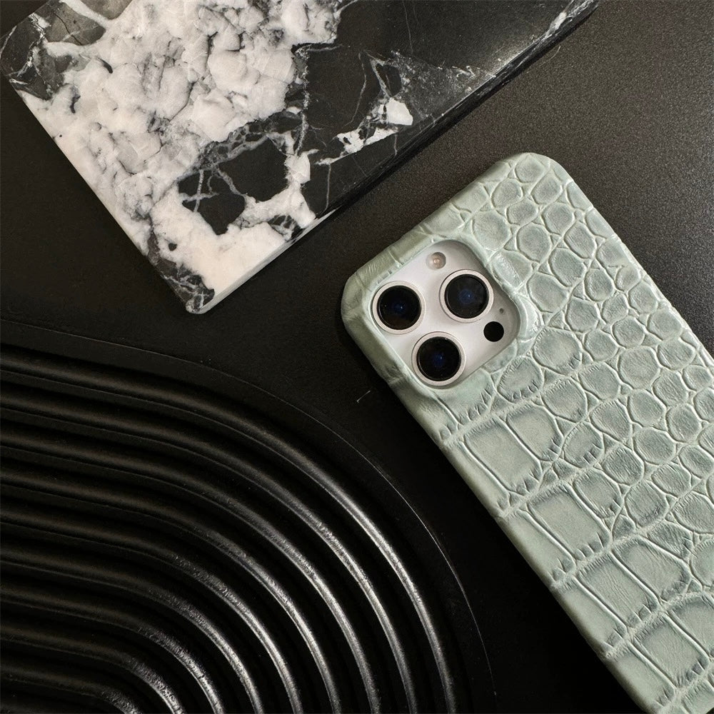 17 Green Crocodile-Embossed Leather iPhone Case – Handcrafted Luxury
